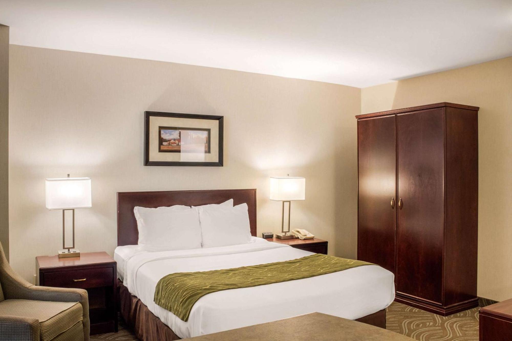 Comfort Inn Halifax Exterior photo
