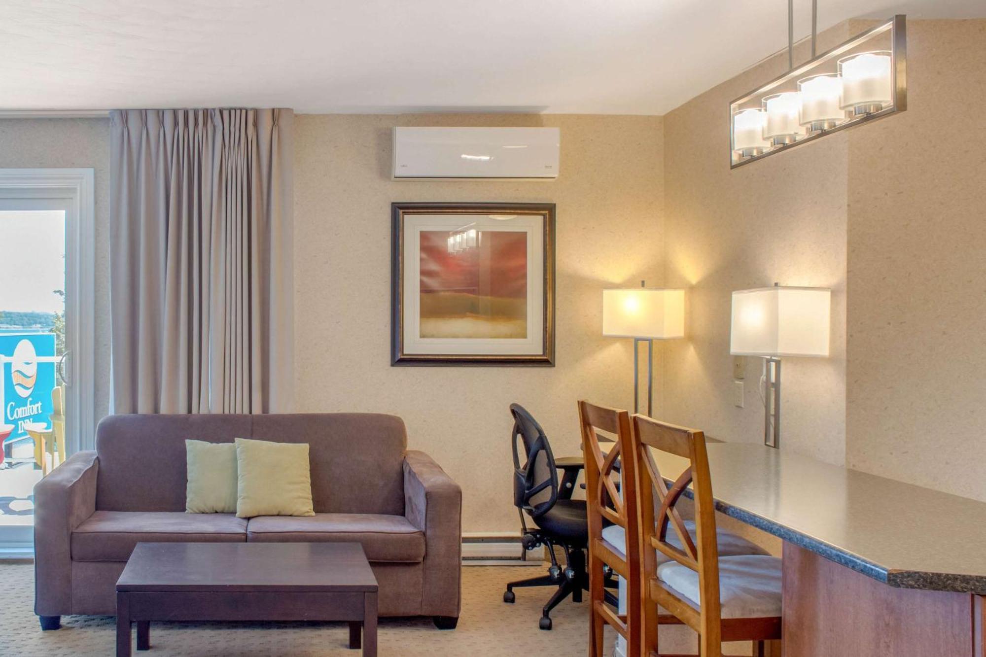 Comfort Inn Halifax Exterior photo